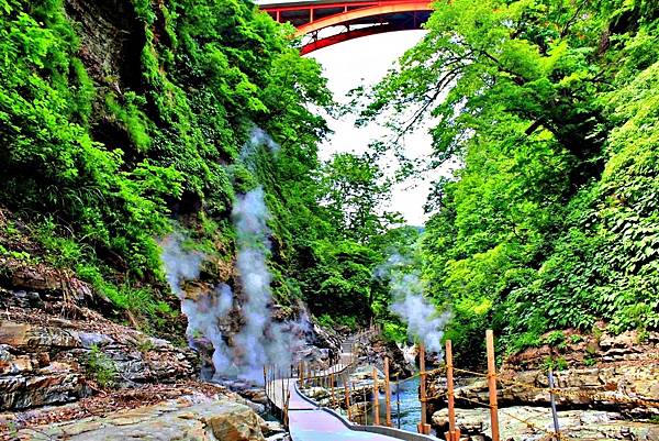 秋田湯澤  小安峽大噴湯  川原毛地獄  川原足湯