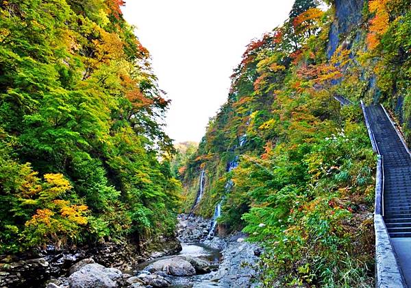 秋田湯澤  小安峽大噴湯  川原毛地獄  川原足湯