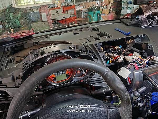 新Yaris 儀表檔位不顯示 倒車影像失效 新Yaris 儀表檔位不顯示 倒車影像失效