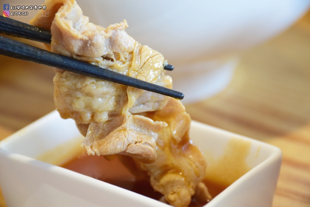 大師兄銷魂麵舖DSC_0508Liz開懷大笑看世界.JPG 大師兄銷魂麵舖DSC_0508Liz開懷大笑看世界.JPG