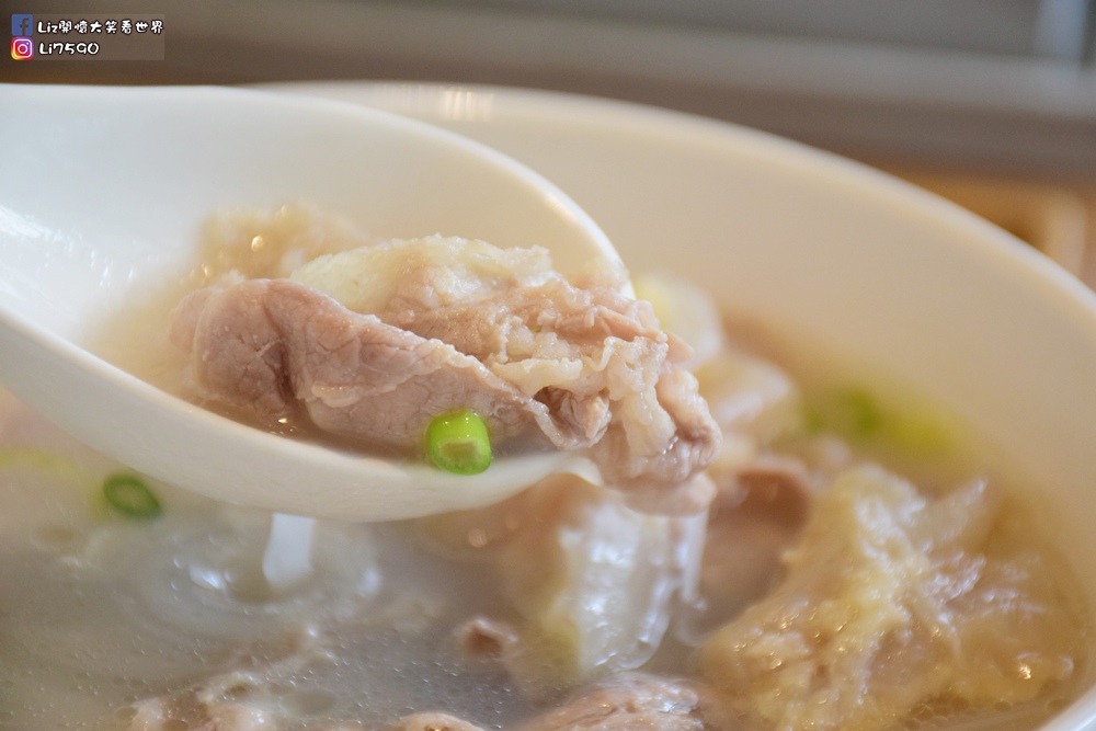 大師兄銷魂麵舖DSC_0499Liz開懷大笑看世界.JPG 大師兄銷魂麵舖DSC_0499Liz開懷大笑看世界.JPG