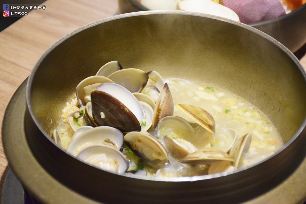 瀧厚鍋物_台中勤美店 DSC_0122Liz開懷大笑看世界.JPG 瀧厚鍋物_台中勤美店 DSC_0122Liz開懷大笑看世界.JPG