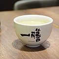 【台中文心秀泰美食】一膳DSC_0459Liz開懷大笑看世界.JPG