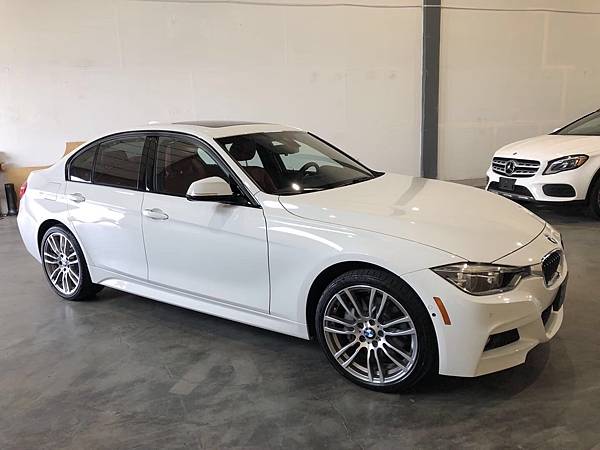 2017 BMW 330i_201006_1.jpg