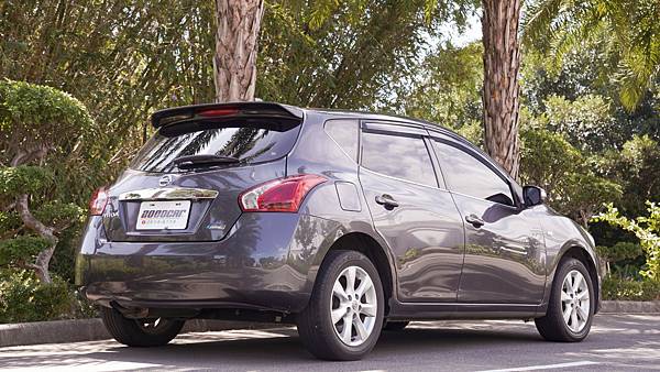 2015年 Nissan Tiida 1.6 雙安、定速、恆