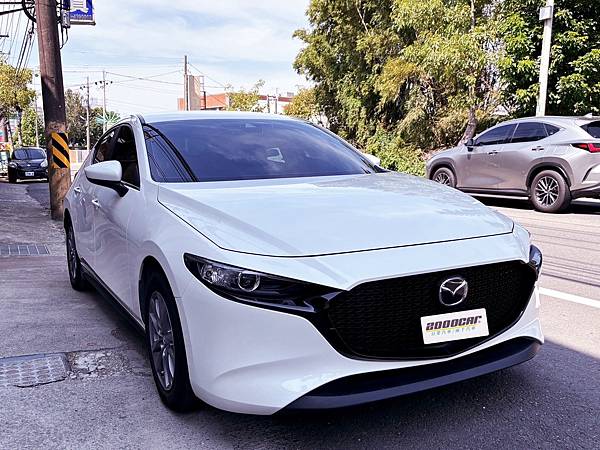 感謝成交～2020年 Ｍazda 3 2.0 5門 跟車系統