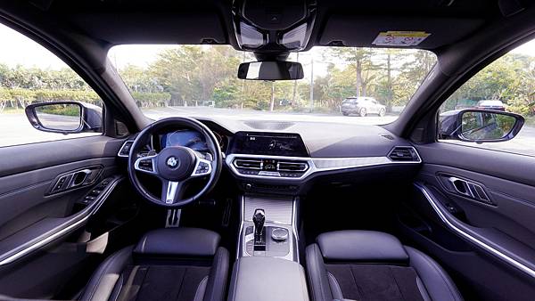 2019 BMW 330i TOURING 2.0 G21新