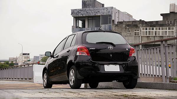 2010年 TOYOTA YARIS 1.5 E版 跑11萬