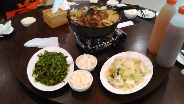 【屏東車城】依山農園餐廳(大山羊肉爐車城分店)─羊肉爐超棒 【屏東車城】依山農園餐廳(大山羊肉爐車城分店)─羊肉爐超棒