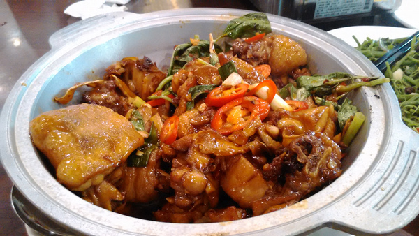 【屏東車城】依山農園餐廳(大山羊肉爐車城分店)─羊肉爐超棒 【屏東車城】依山農園餐廳(大山羊肉爐車城分店)─羊肉爐超棒