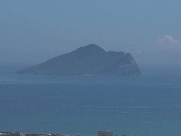 迷濛的龜山島.JPG