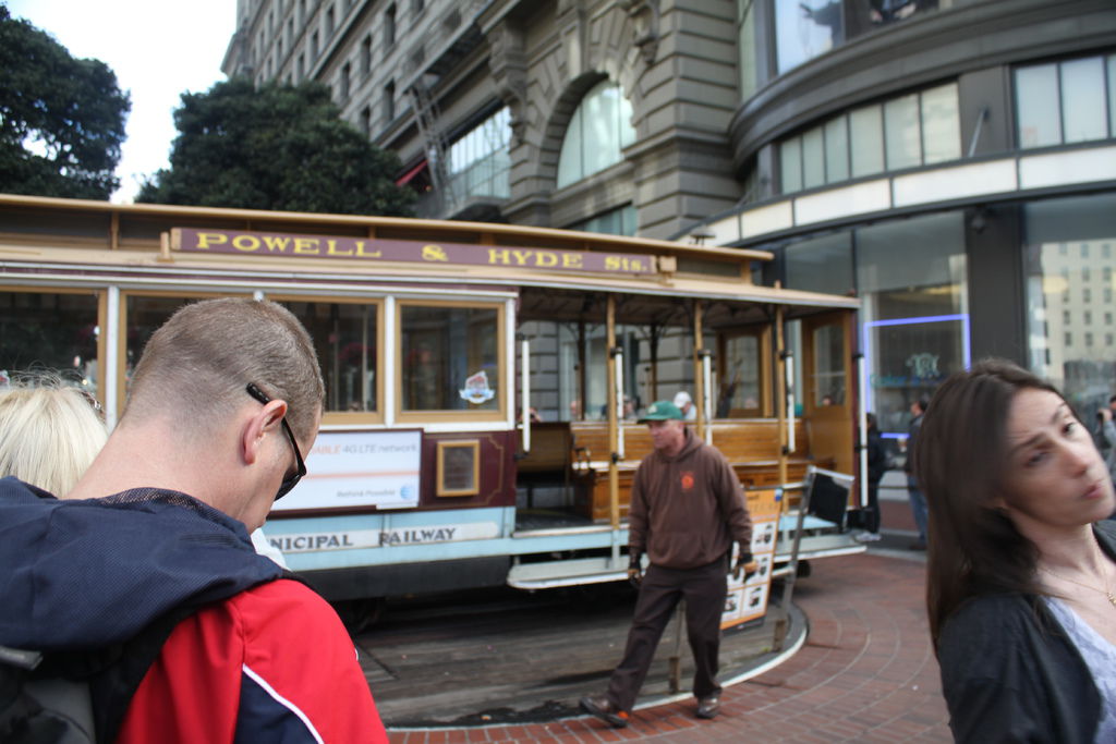 他上面多需要多少时间我就估计多少时间,起讫站点的时→powell street