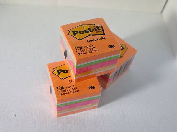 3M post-it cube