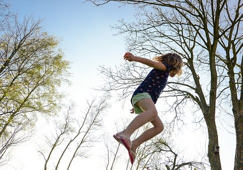 trampoline-2227668__340.jpg