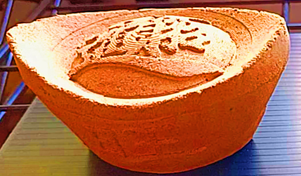 元寶香氣遍山林，甘露寶上供下施，誠意十足利眾生，灌注滿滿正能