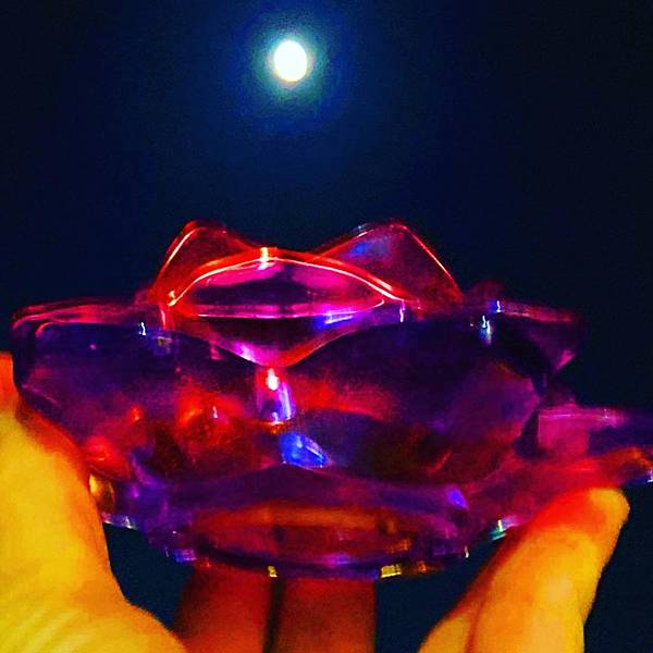 唯心所現識所變，點亮靈魂開悟光，心是無限能量體，心淨接強大能