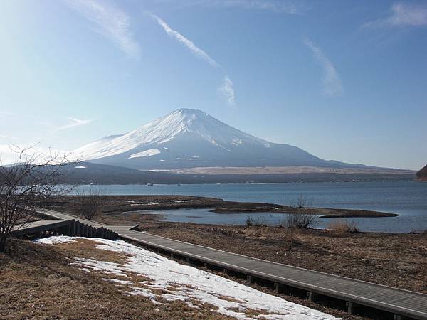 20140127山中湖畔的富士山1.JPG