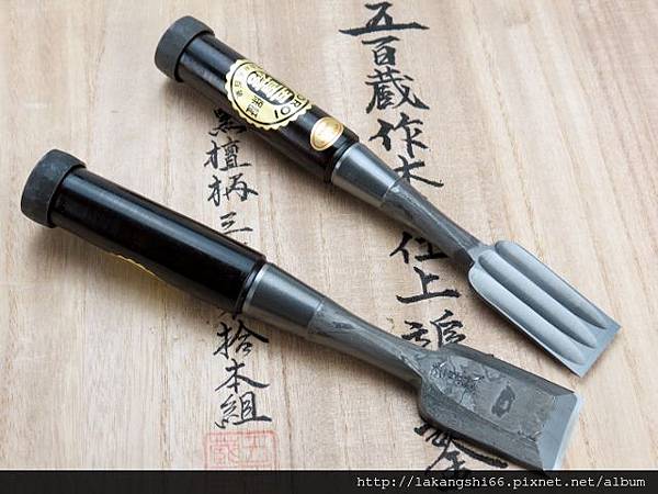 木目仕上，鋼面凹槽三枚與鋼背 (640x480)