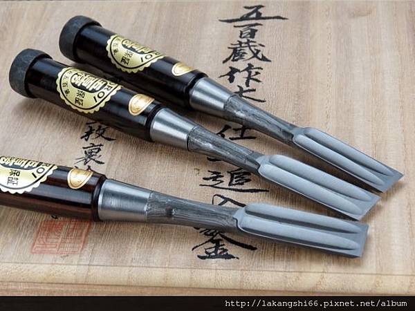 木目仕上，鋼面凹槽二枚(2) (640x479)