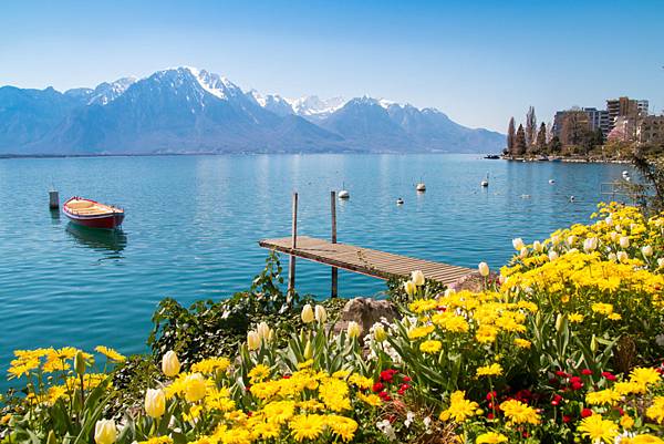 Swiss-Riviera-of-Lake-Geneva-Leman-in-Montreux-Switzerland-1024x683