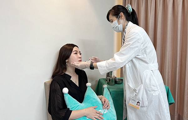 醫美放鬆咀嚼肌肉毒小臉術Dysport皇家肉毒台中悠美 醫美放鬆咀嚼肌肉毒小臉術Dysport皇家肉毒台中悠美