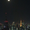 東京鐵塔與月
