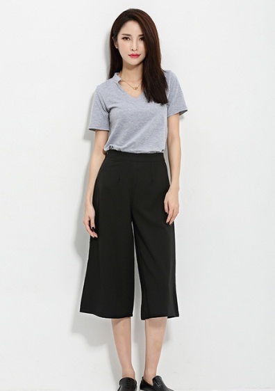 Wide leg pants to match what coat can revel handsome style