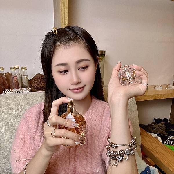 #璀璨花語女性淡香精 和 #梨花綻放女性淡香精 不僅是一款 #璀璨花語女性淡香精 和 #梨花綻放女性淡香精 不僅是一款