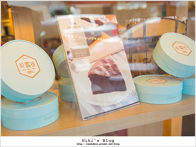 8Y7C2000.jpg 8Y7C2000.jpg