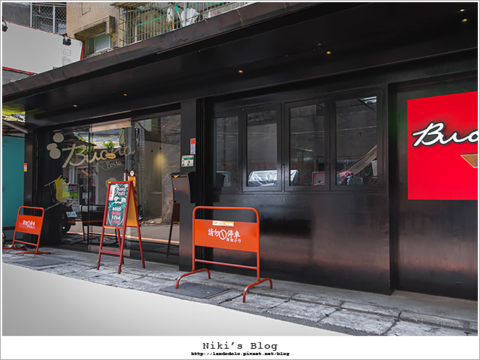 8Y7C7121.jpg 8Y7C7121.jpg