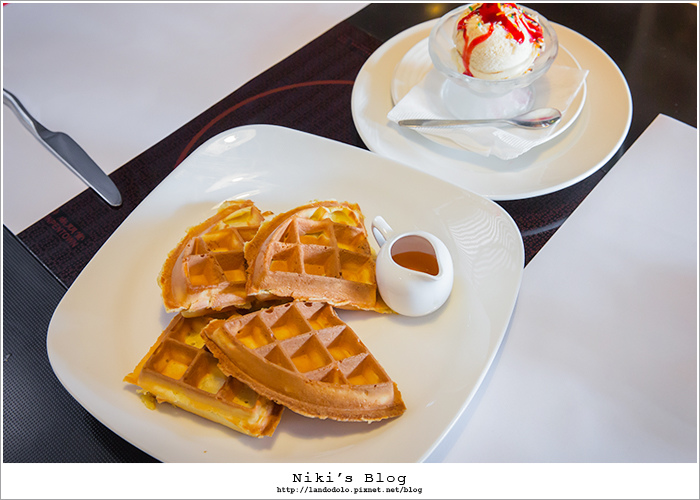 8Y7C8215.jpg 8Y7C8215.jpg