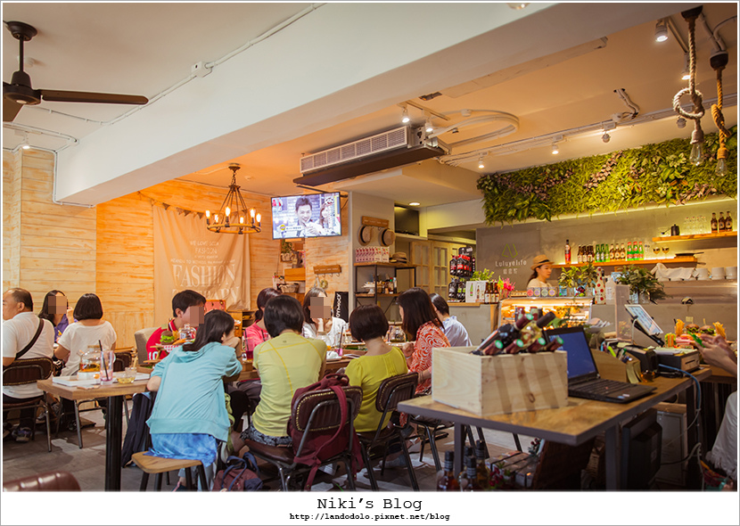 8Y7C0036.jpg 8Y7C0036.jpg