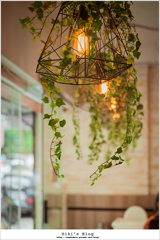 8Y7C0037.jpg 8Y7C0037.jpg