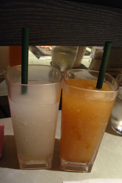 左:檸檬冰沙．右:柚子冰沙