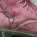 Dr. Martens Laser cut out boot Rosa