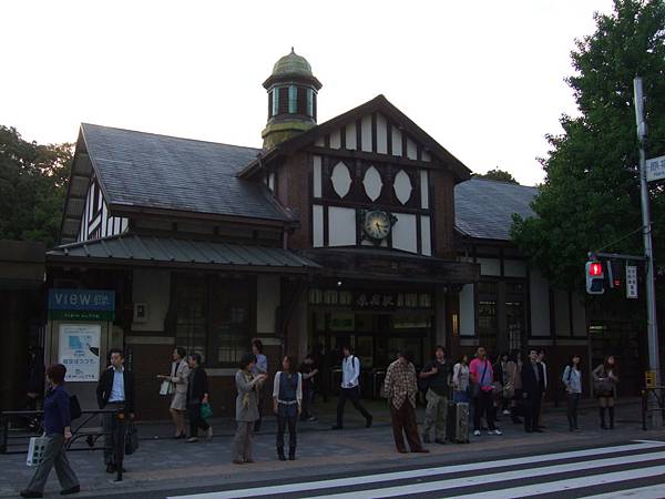 110428原宿駅 110428原宿駅