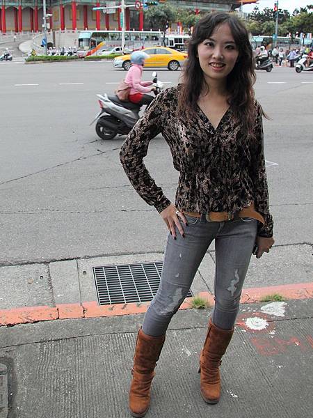 Frankie B. Flirt F Pocket Skinny in Gun Powder穿搭3-1 Frankie B. Flirt F Pocket Skinny in Gun Powder穿搭3-1