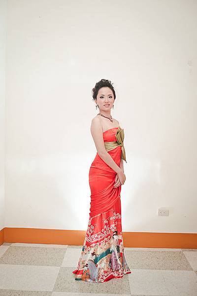 日系印花魚尾長禮服完整全貌 日系印花魚尾長禮服完整全貌