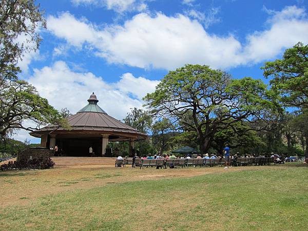 120609 Queen Kapi'Olani Park 01