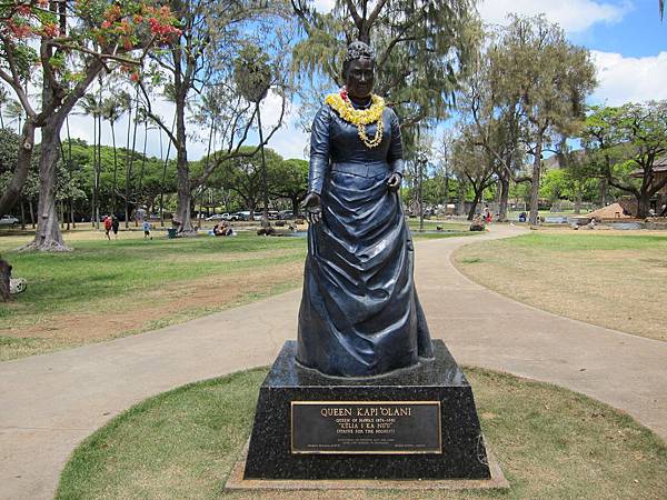 120609 Queen Kapi'Olani Statue