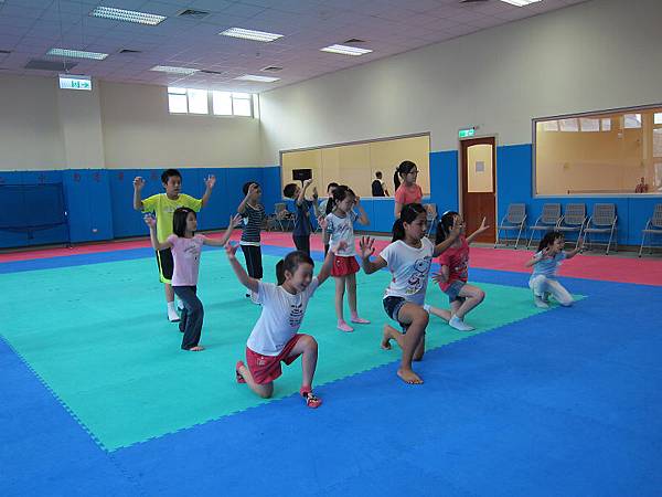 120713萬華運動中心超級小健將暑期營隊非洲舞第一梯 (2) 120713萬華運動中心超級小健將暑期營隊非洲舞第一梯 (2)