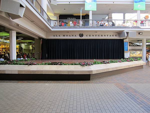 120611 Ala Moana Center Stage