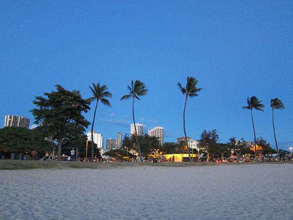 120611 Ala Moana Beach Park