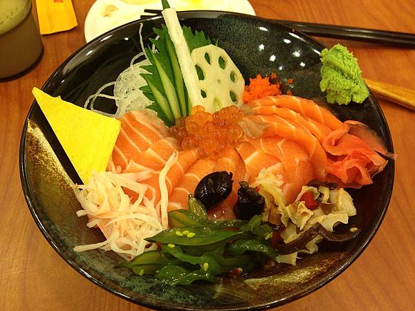 鮭魚親子丼200