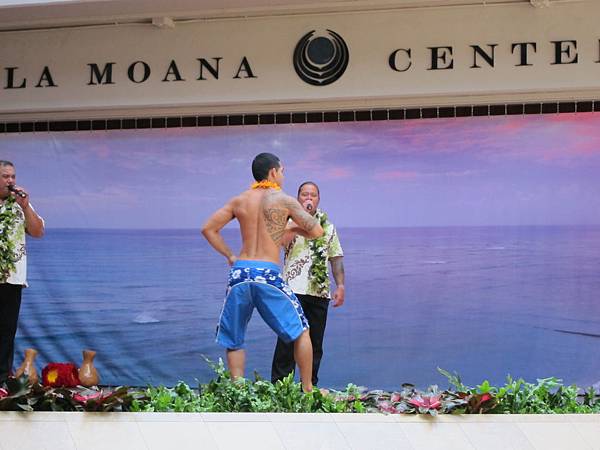 120621 Ala Moana Center Hula Show (5)