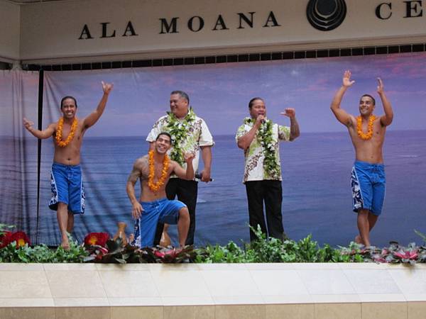 120621 Ala Moana Center Hula Show (6)