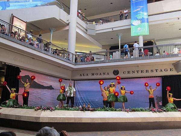 120621 Ala Moana Center Hula Show (7)