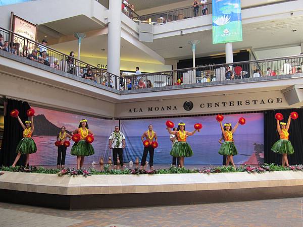 120621 Ala Moana Center Hula Show (8)