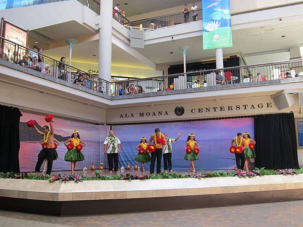 120621 Ala Moana Center Hula Show (9)