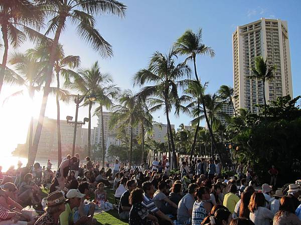 120621 Kuhio Beach Hula Show (2)